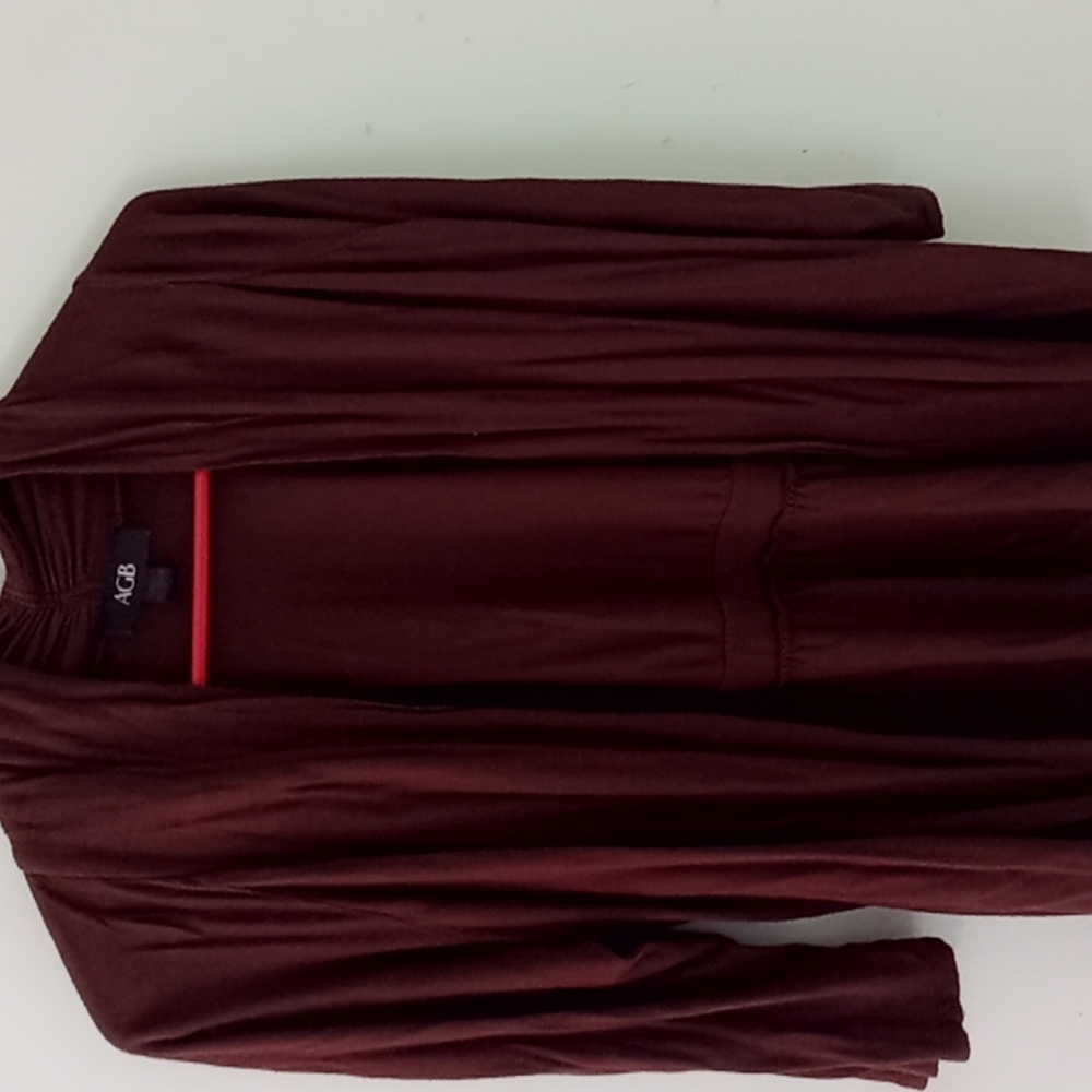 Very soft and comfy 3/4 length sleeved brown cardigan